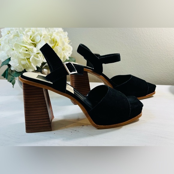 Dolce Vita platform Strappy heel with ankle buckle, Color Black, Size 9 - Picture 1 of 11